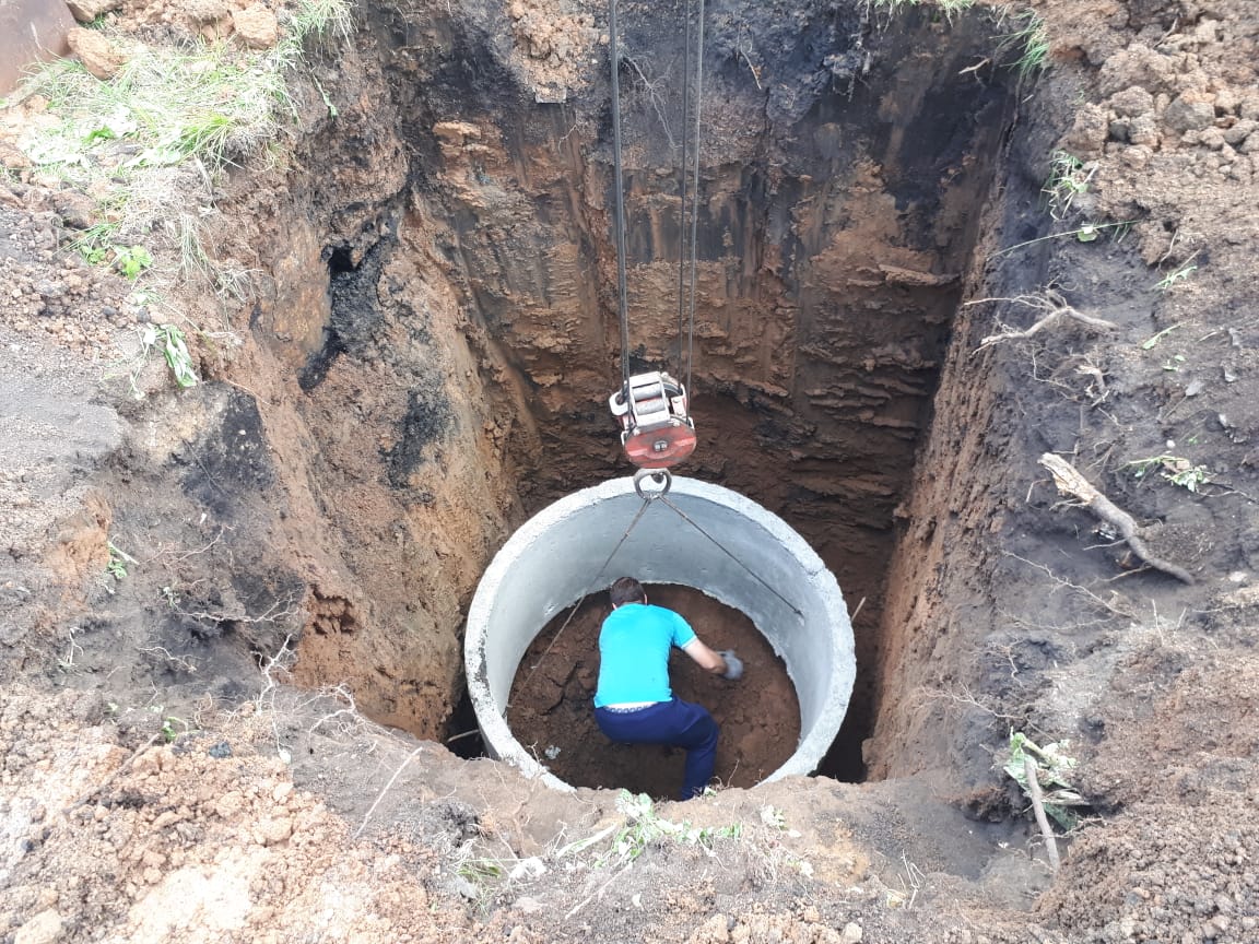 Как экскаватором выкопать яму под канализацию